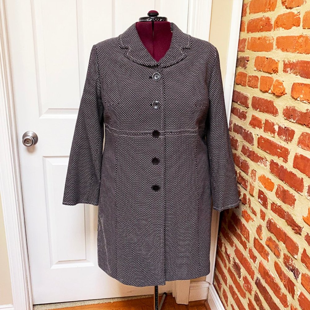I.E. Woman Black & White Mid-Length Coat